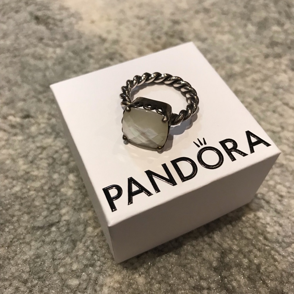 Pandora Mother of Pearl Ring sterling silver. Size 52 (size 6)